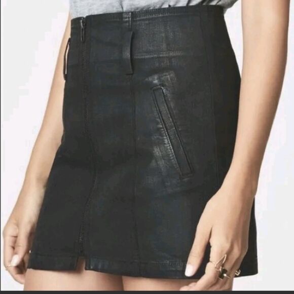 Black coated "Anne" Carmar mini skirt size 26, new with tags! - Picture 3 of 9